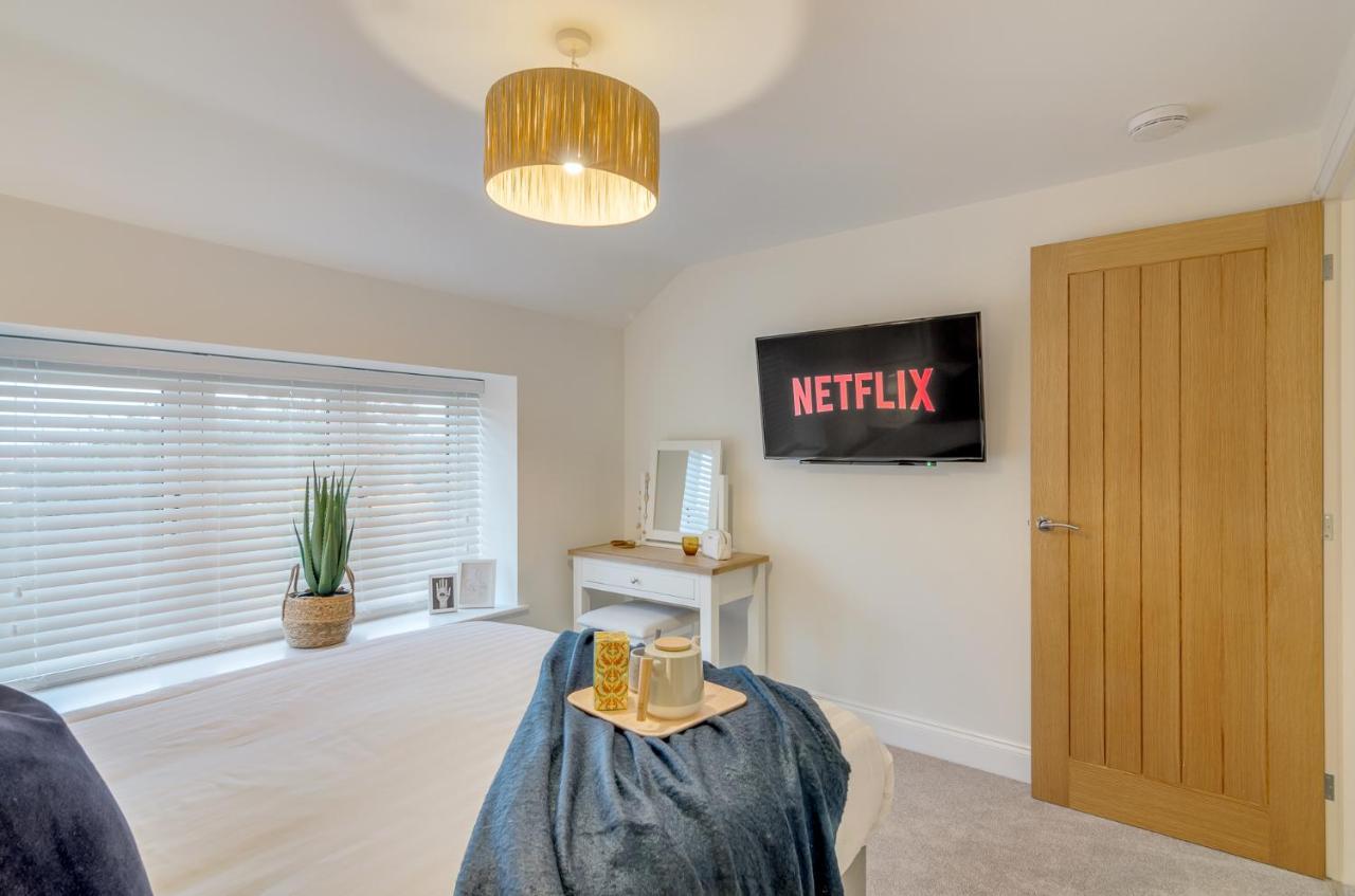 Spacious 6-Bed Home, Near The Norfolk Broads Clippesby Exterior foto