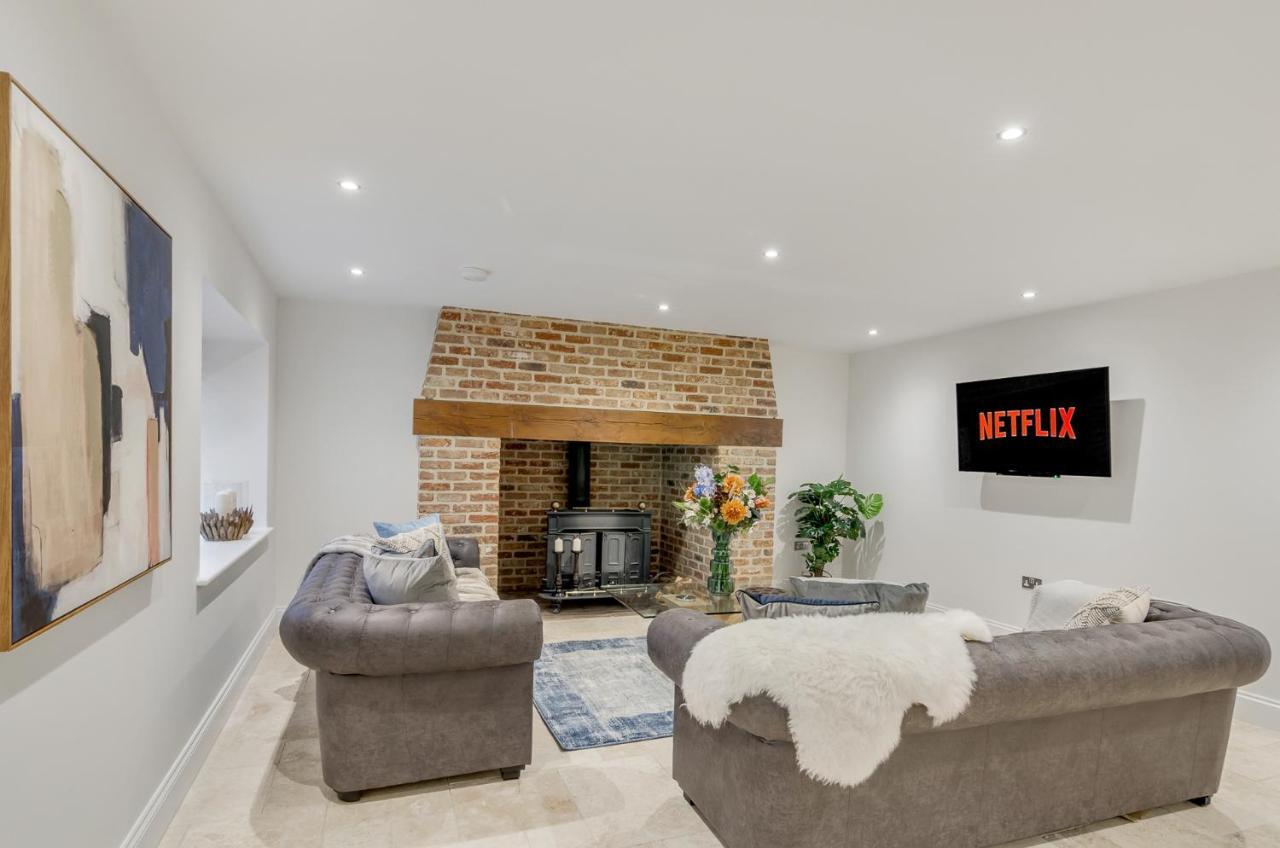 Spacious 6-Bed Home, Near The Norfolk Broads Clippesby Exterior foto