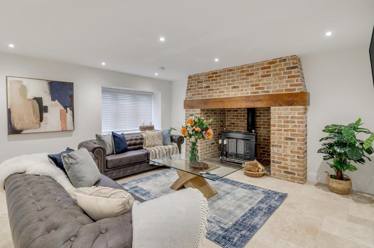 Spacious 6-Bed Home, Near The Norfolk Broads Clippesby Exterior foto